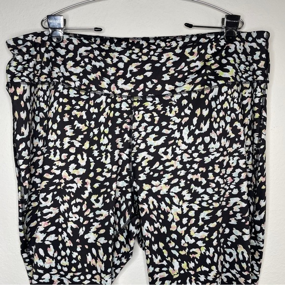 ZELOS Black Multicolor Leopard Print Capri Leggings 4X - Picture 2 of 7